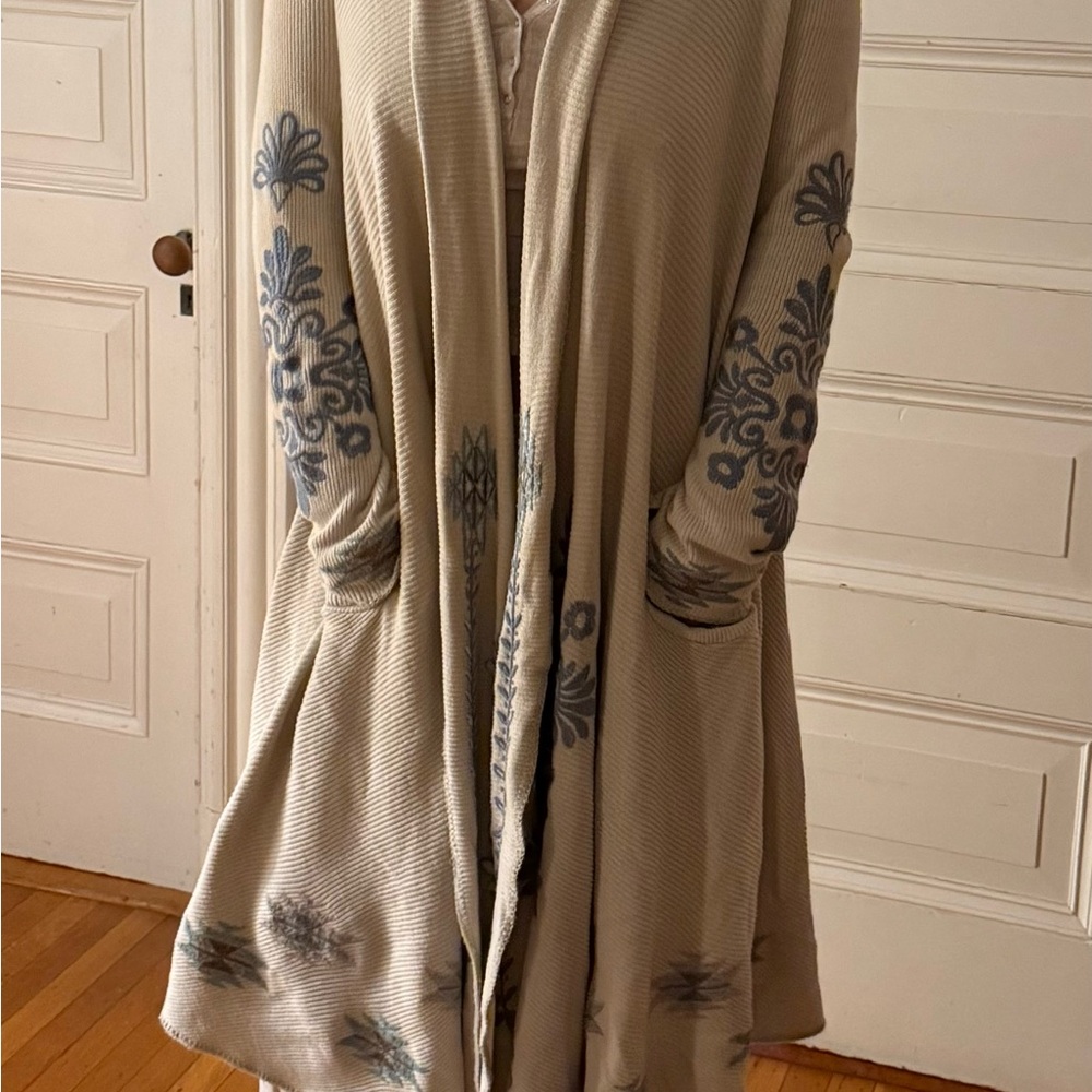 Embroidered beige & blue duster. BIYA for Johnny Was. S women's.Pockets ! - Picture 2 of 12